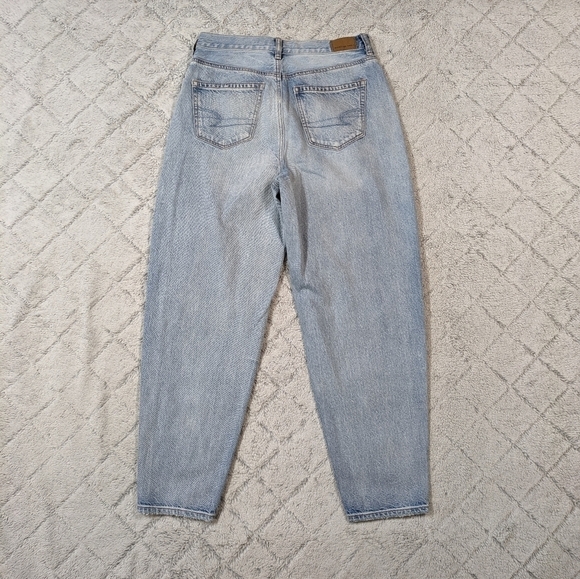 American Eagle Jeans Women's 4 Blue Light Wash Relaxed Mom Distressed Cotton - Picture 8 of 11